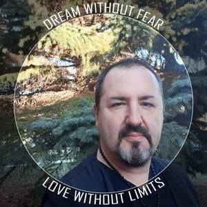 Meet your Posher, Avery